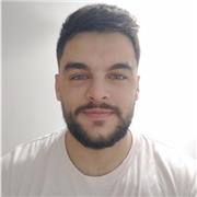 Me gusta conocer al alumno y adaptar mi enseñanza a las necesidades propias de cada uno de ellos. Puedo dar clases totalmente distintas a dos alumnos del mismo nivel y materia.